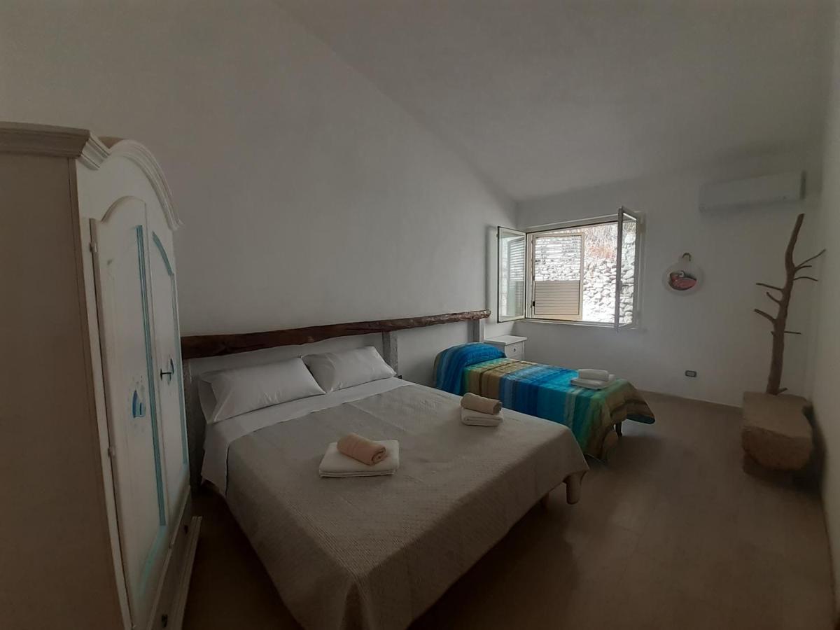 Bed And Breakfast Murales Orgosolo Kültér fotó