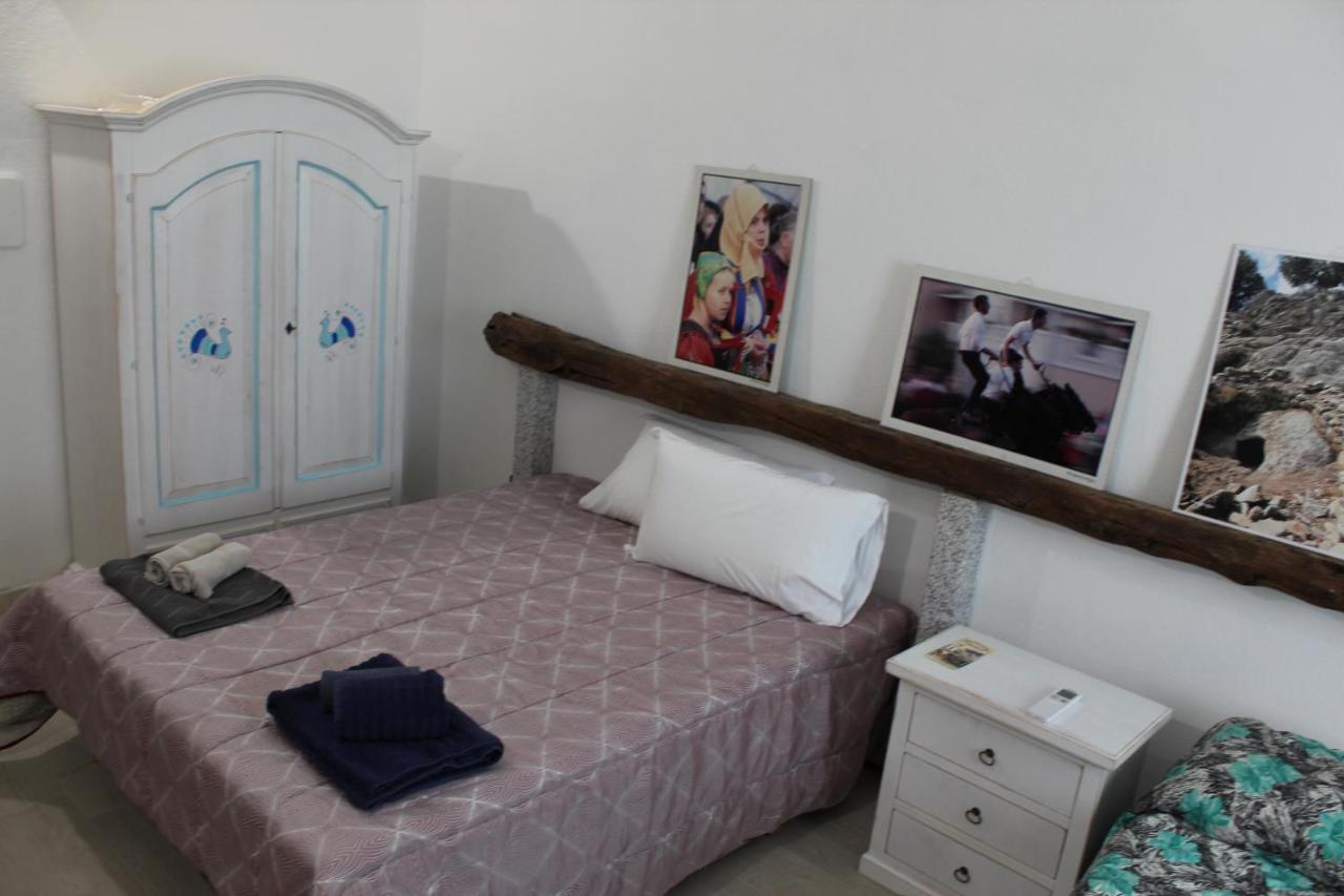Bed And Breakfast Murales Orgosolo Kültér fotó