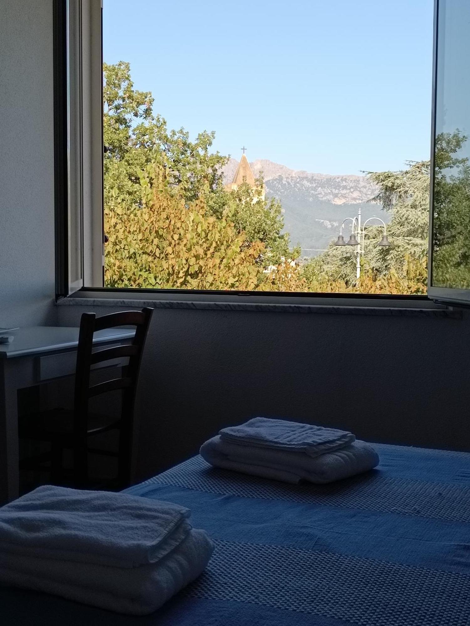 Bed And Breakfast Murales Orgosolo Kültér fotó